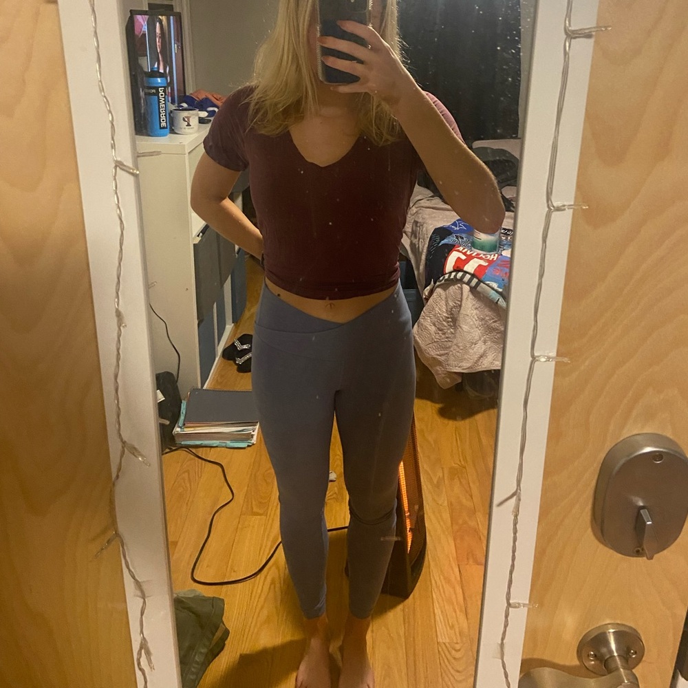 Lulu leggings with cross front